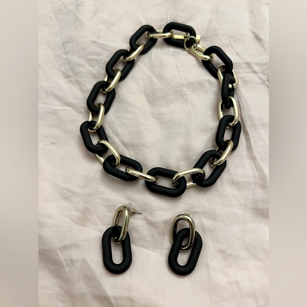Maniere De Voir Matte Black & Gold Necklace & Earring Set 16.5 inches Never Worn